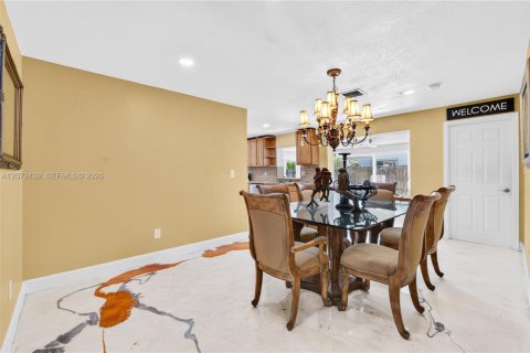 Casa en venta en Coral Springs, Florida, 4 dormitorios, 195.28 m2 № 2309223 - foto 22