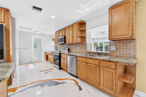 Casa en venta en Coral Springs, Florida, 4 dormitorios, 195.28 m2 № 2309223 - foto 15