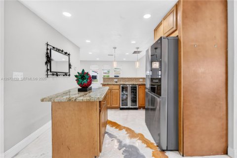 Casa en venta en Coral Springs, Florida, 4 dormitorios, 195.28 m2 № 2309223 - foto 19