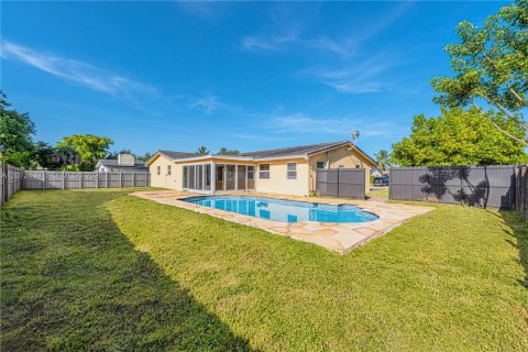 Casa en venta en Coral Springs, Florida, 4 dormitorios, 195.28 m2 № 2309223 - foto 4