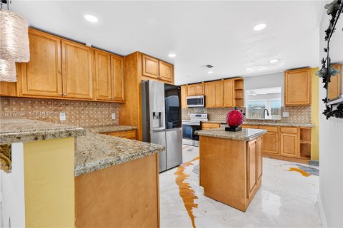 Casa en venta en Coral Springs, Florida, 4 dormitorios, 195.28 m2 № 2309223 - foto 12