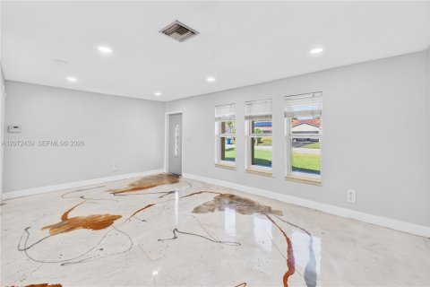 Casa en venta en Coral Springs, Florida, 4 dormitorios, 195.28 m2 № 2309223 - foto 8