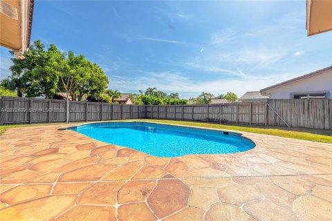 Casa en venta en Coral Springs, Florida, 4 dormitorios, 195.28 m2 № 2309223 - foto 3
