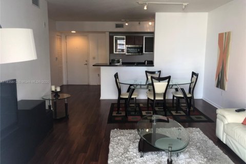 Condominio en alquiler en Aventura, Florida, 1 dormitorio, 76.92 m2 № 1935043 - foto 3