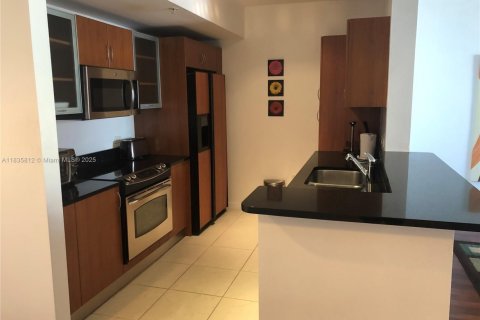 Condominio en alquiler en Aventura, Florida, 1 dormitorio, 76.92 m2 № 1935043 - foto 1