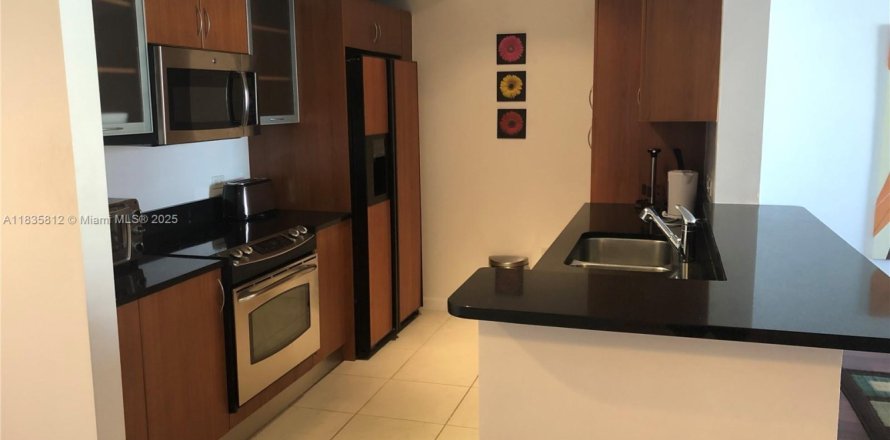 Condominio en Aventura, Florida, 1 dormitorio  № 1935043