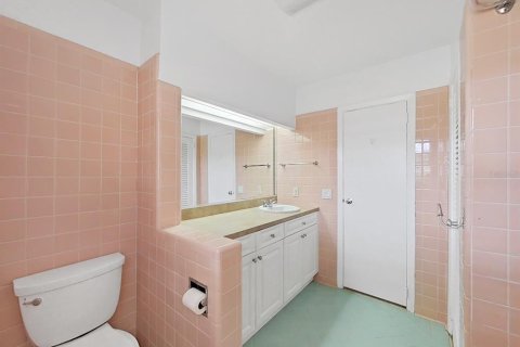 Снять в аренду виллу или дом в Бель-Эйр, Флорида 3 комнаты, 117.06м2, № 2235323 - фото 17