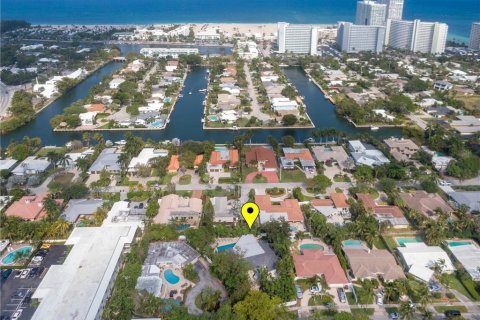 House in Fort Lauderdale, Florida 3 bedrooms, 261.06 sq.m. № 934388 - photo 1