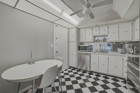 Copropriété à louer à Hollywood, Floride: 2 chambres, 144.28 m2 № 2407328 - photo 16