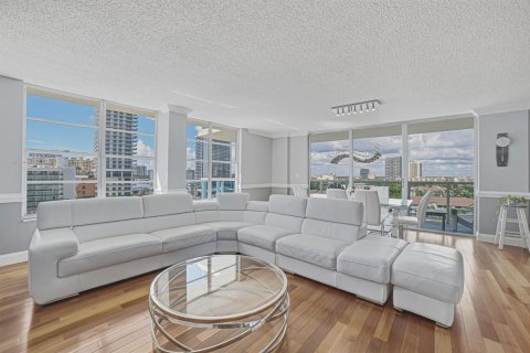 Copropriété à louer à Hollywood, Floride: 2 chambres, 144.28 m2 № 2407328 - photo 7