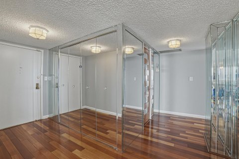Copropriété à louer à Hollywood, Floride: 2 chambres, 144.28 m2 № 2407328 - photo 9