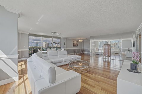Copropriété à louer à Hollywood, Floride: 2 chambres, 144.28 m2 № 2407328 - photo 8