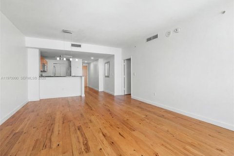 Condominio en venta en Miami, Florida, 1 dormitorio, 74.51 m2 № 2032622 - foto 5