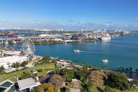 Condominio en venta en Miami, Florida, 1 dormitorio, 74.51 m2 № 2032622 - foto 29