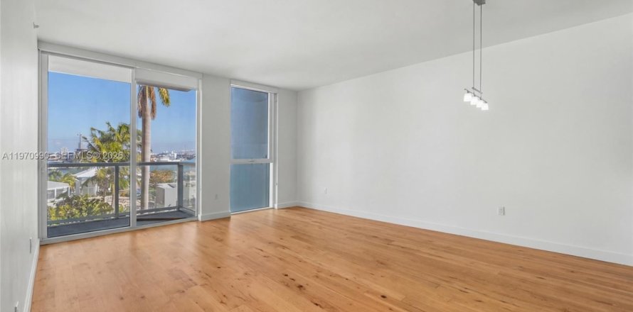 Condominio en Miami, Florida, 1 dormitorio № 2032622