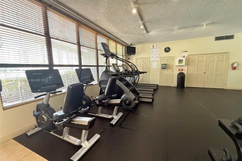Купить кондоминиум в Халландейл-Бич, Флорида 1 спальня, 85.01м2, № 1887479 - фото 22