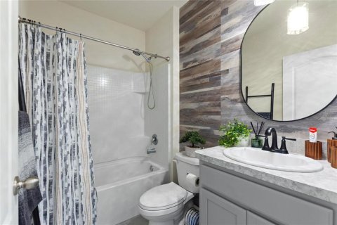 House in Tavares, Florida 3 bedrooms, 157 sq.m. № 1917801 - photo 15