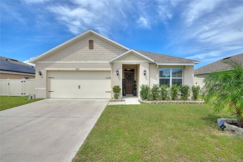 House in Tavares, Florida 3 bedrooms, 157 sq.m. № 1917801 - photo 3