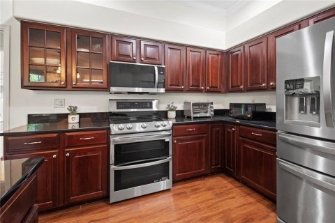 House in Sarasota, Florida 4 bedrooms, 281.96 sq.m. № 2402773 - photo 21