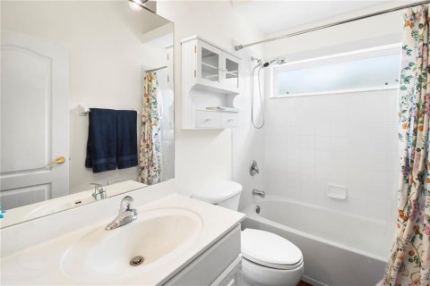 House in Sarasota, Florida 4 bedrooms, 281.96 sq.m. № 2402773 - photo 11
