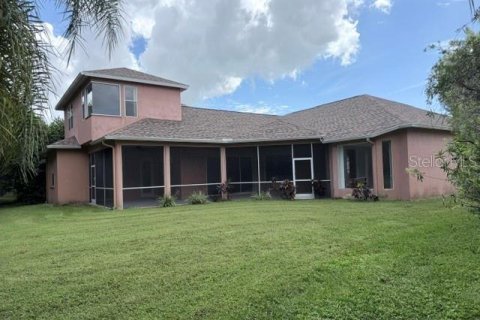 House in Sarasota, Florida 4 bedrooms, 281.96 sq.m. № 2402773 - photo 14