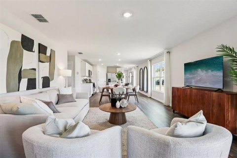 House in Lakeland, Florida 4 bedrooms, 154.68 sq.m. № 2104687 - photo 5