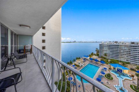 Condominio en venta en North Bay Village, Florida, 2 dormitorios, 95.69 m2 № 1922118 - foto 7