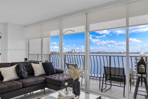 Condominio en venta en North Bay Village, Florida, 2 dormitorios, 95.69 m2 № 1922118 - foto 6