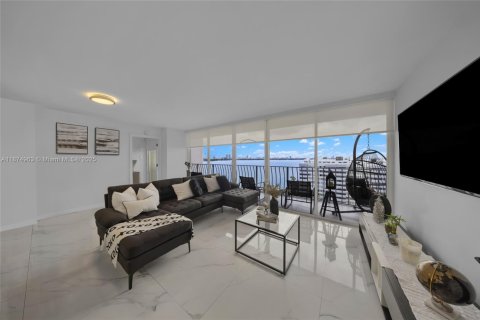 Condominio en venta en North Bay Village, Florida, 2 dormitorios, 95.69 m2 № 1922118 - foto 3