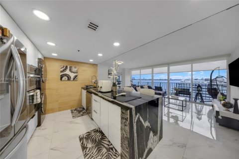 Condominio en venta en North Bay Village, Florida, 2 dormitorios, 95.69 m2 № 1922118 - foto 9