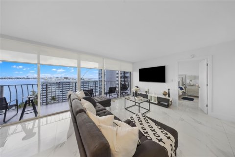 Condominio en venta en North Bay Village, Florida, 2 dormitorios, 95.69 m2 № 1922118 - foto 4