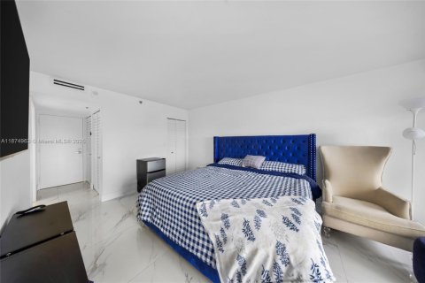 Condominio en venta en North Bay Village, Florida, 2 dormitorios, 95.69 m2 № 1922118 - foto 13