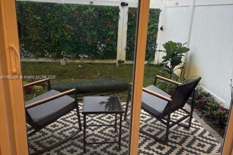 Adosado en venta en Pembroke Pines, Florida, 4 dormitorios, 209.96 m2 № 2018882 - foto 18