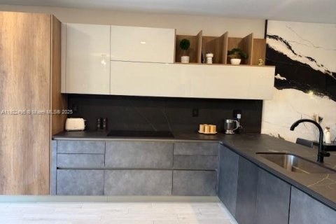 Adosado en venta en Pembroke Pines, Florida, 4 dormitorios, 209.96 m2 № 2018882 - foto 8