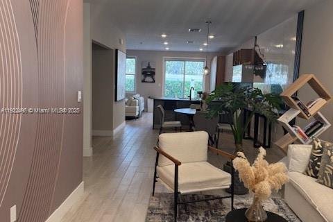 Adosado en venta en Pembroke Pines, Florida, 4 dormitorios, 209.96 m2 № 2018882 - foto 17