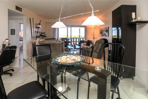 Condo in Hollywood, Florida, 1 bedroom № 1976327 - photo 14