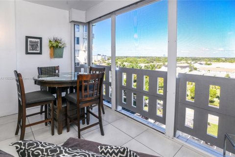 Condo in Hollywood, Florida, 1 bedroom № 1976327 - photo 24