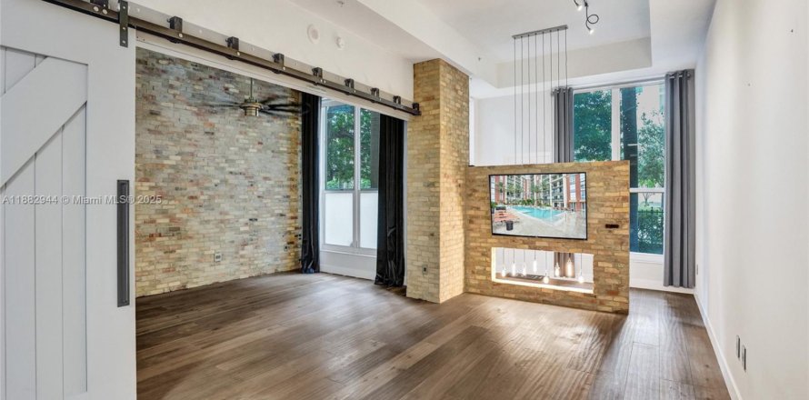 Condominio en West Palm Beach, Florida, 1 dormitorio № 1932593