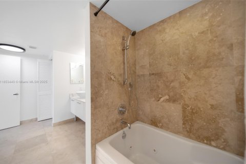 Copropriété à louer à Miami, Floride: 2 chambres, 140.28 m2 № 1872110 - photo 15
