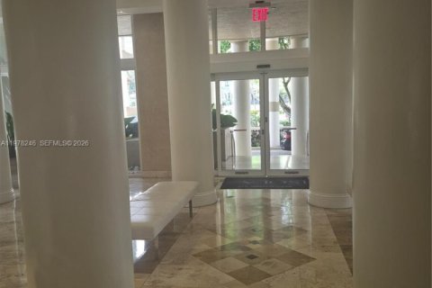 Condo in Miami, Florida, 1 bedroom  № 2079466 - photo 16