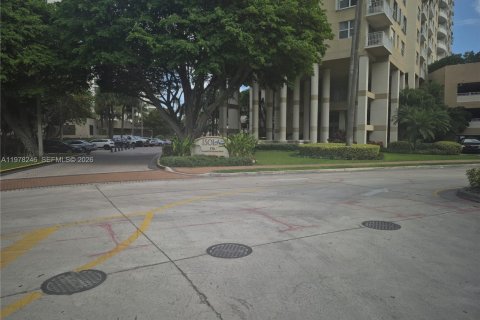 Condo in Miami, Florida, 1 bedroom  № 2079466 - photo 17