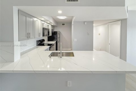 Copropriété à louer à Cutler Bay, Floride: 2 chambres, 103.4 m2 № 2025739 - photo 4