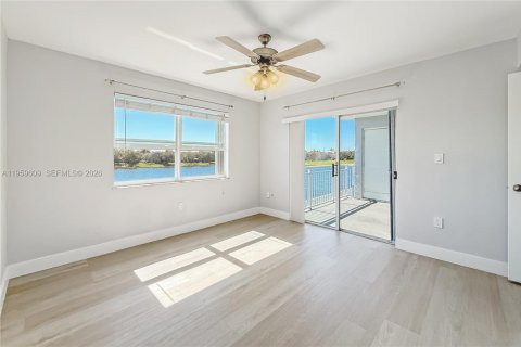 Copropriété à louer à Cutler Bay, Floride: 2 chambres, 103.4 m2 № 2025739 - photo 7