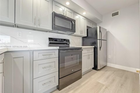 Copropriété à louer à Cutler Bay, Floride: 2 chambres, 103.4 m2 № 2025739 - photo 6