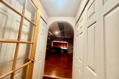 Купить коммерческую недвижимость в Хайалиа, Флорида № 2054383 - фото 14