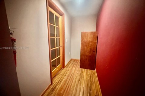 Купить коммерческую недвижимость в Хайалиа, Флорида № 2054383 - фото 9