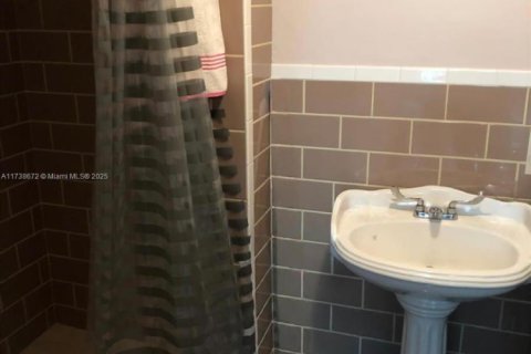 Купить коммерческую недвижимость в Хайалиа, Флорида № 2054383 - фото 19