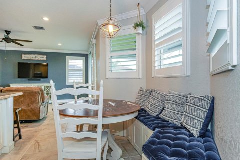 Villa ou maison à vendre à Port St. Lucie, Floride: 4 chambres, 238.76 m2 № 2397823 - photo 12