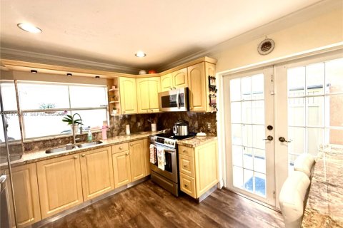 Купить виллу или дом в Майами, Флорида 4 спальни, 147.25м2, № 2033078 - фото 10