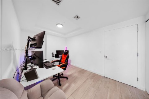 Condo in Miami, Florida, 1 bedroom  № 2179394 - photo 22